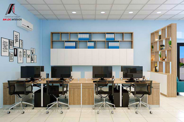Mẫu 33 - Thiết kế văn phòng công ty nhỏ với bàn ghế gỗ công nghiệp, tường nhà màu xanh dương nhạt