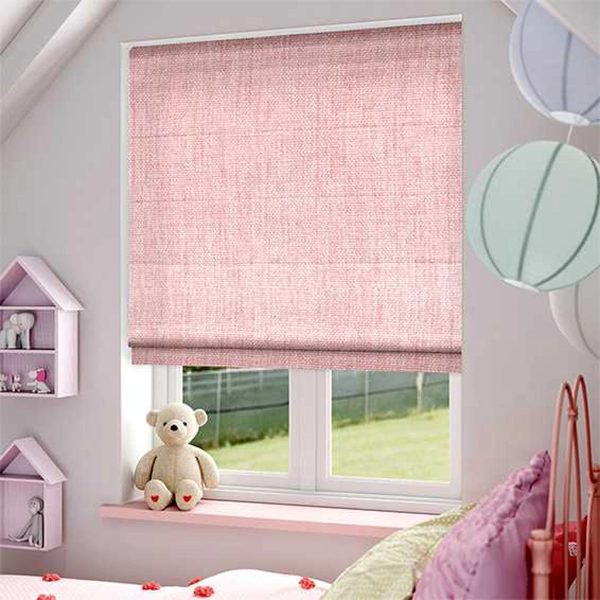 Rèm cửa sổ phòng ngủ màu hồng