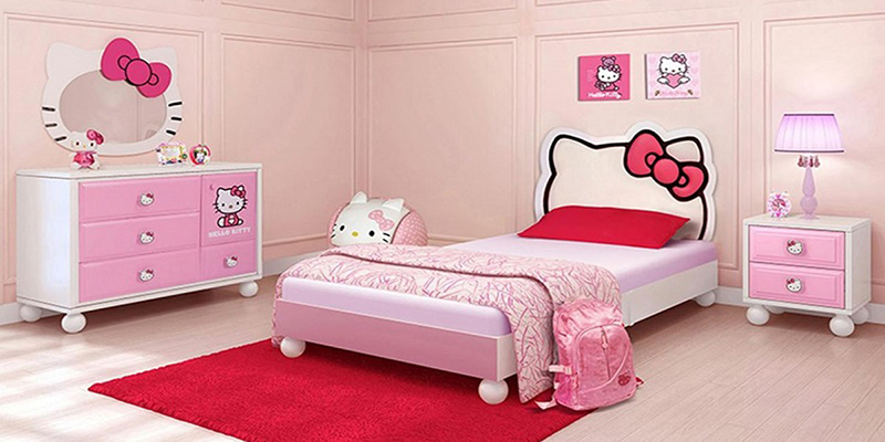Mẫu 10: Không gian phòng ngủ cho bé trang trí hình chú mèo Hello Kitty đáng yêu