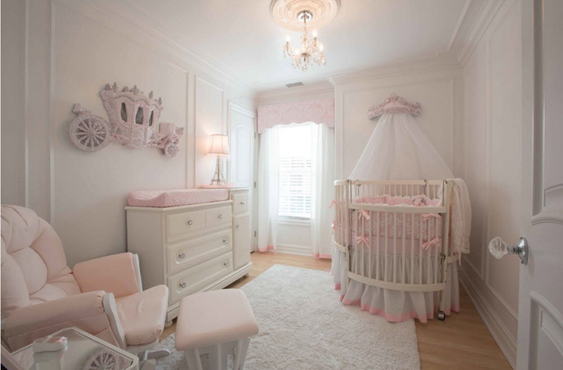 Mẫu 18: Phòng ngủ công chúa hoàng gia tone màu trắng hồng nhẹ nhàng và thư giãn