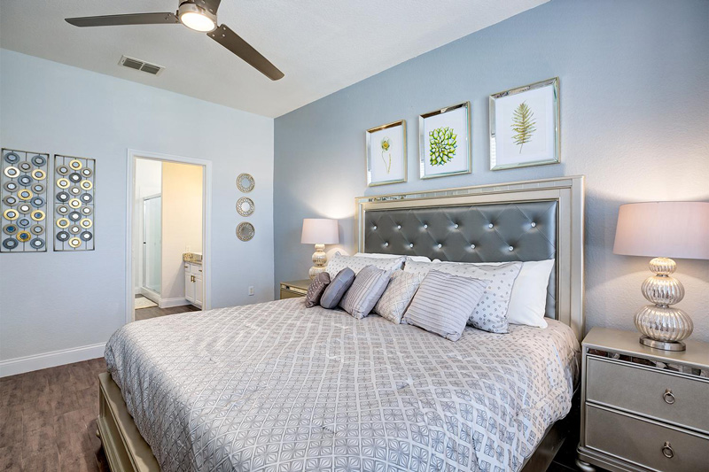 Phòng ngủ màu xanh dương nhạt 