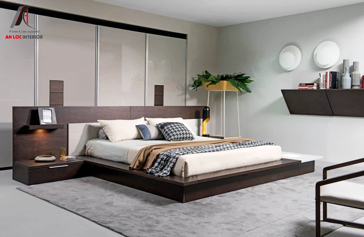 Màu nâu sẫm của giường bệt gỗ tự nhiên hài hòa với màu chủ đạo phòng ngủ